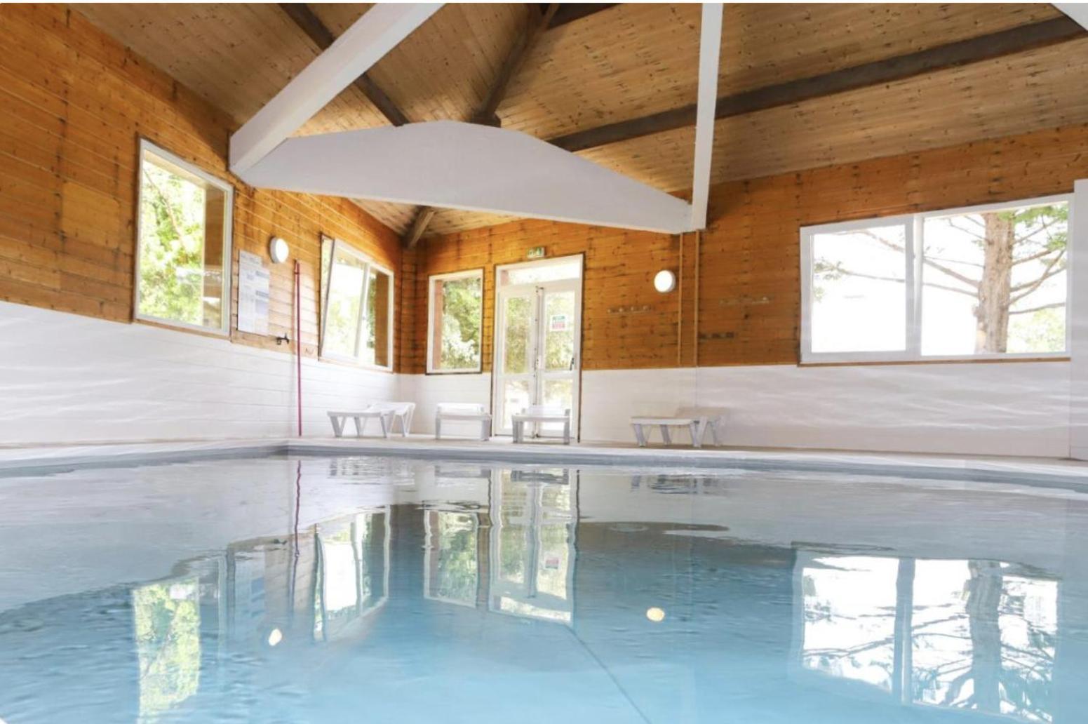 סן-ג'ורג'-דולרו Maisonnette La Coti H5 Avec Piscine Interieure Chauffee, A 400 M De La Plage Et Menage De Fin Sejour Compris מראה חיצוני תמונה