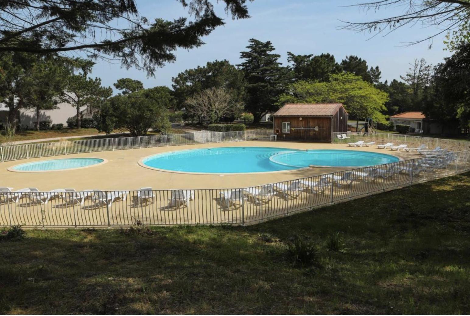 סן-ג'ורג'-דולרו Maisonnette La Coti H5 Avec Piscine Interieure Chauffee, A 400 M De La Plage Et Menage De Fin Sejour Compris מראה חיצוני תמונה